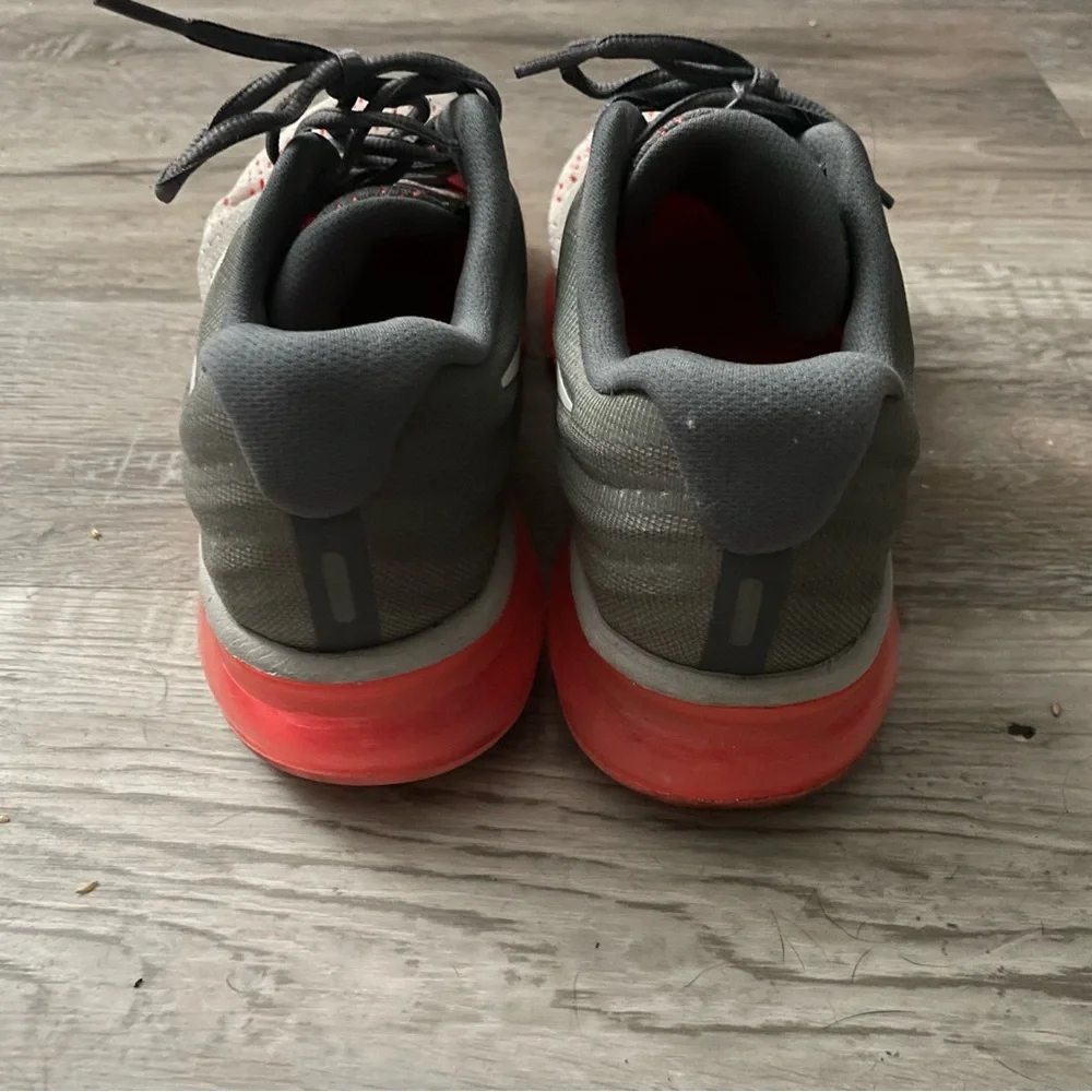 Women’s Nike Air Max Gray Red Sneakers Size 9.5 | Cushioned Running Style